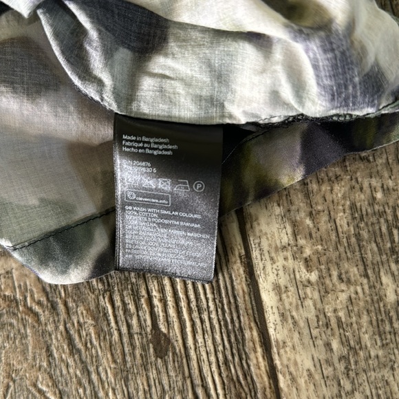 H&M REGULAR FIT COUPE STANDARD MEN SHIRTS, SIZE SMALL M - Picture 8 of 11